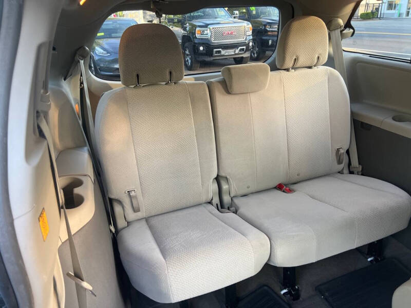 2012 Toyota Sienna