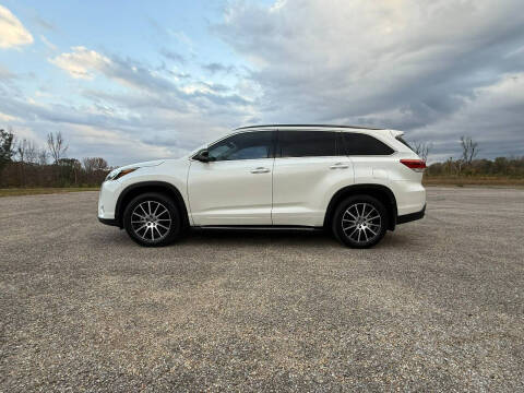 2017 Toyota Highlander SE