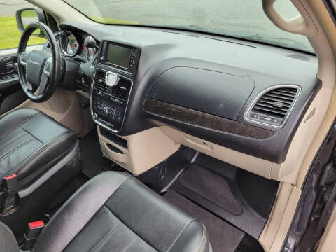 2014 Chrysler WHEELCHAIR VAN