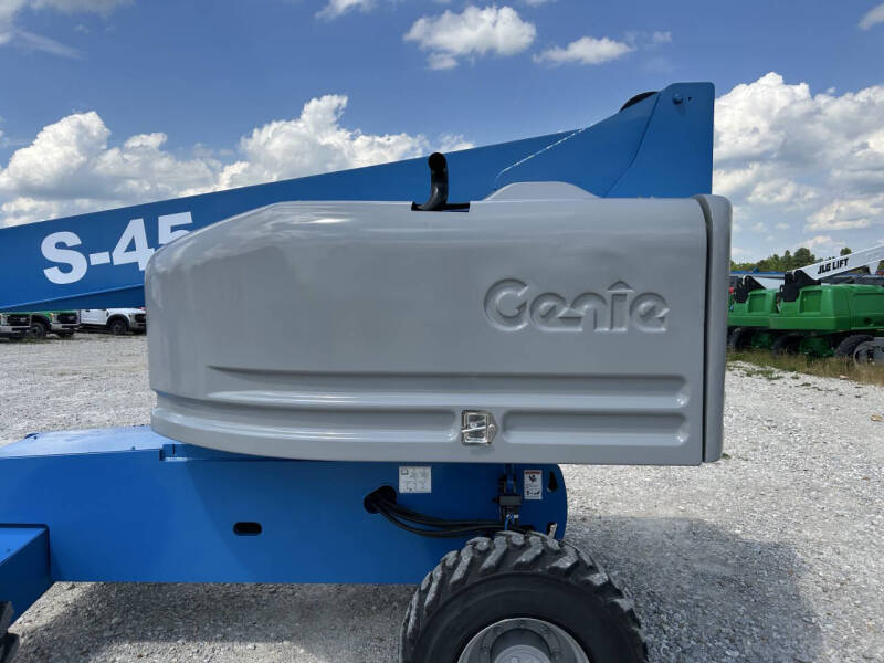 2016 Genie 45' Manlift