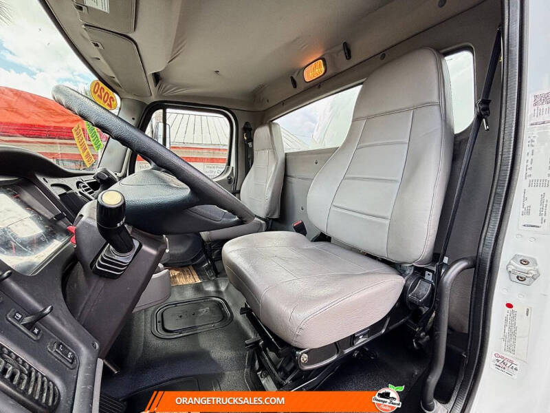 2020 Freightliner M2 106