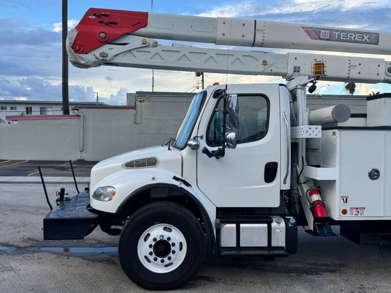 2017 Freightliner M2 106