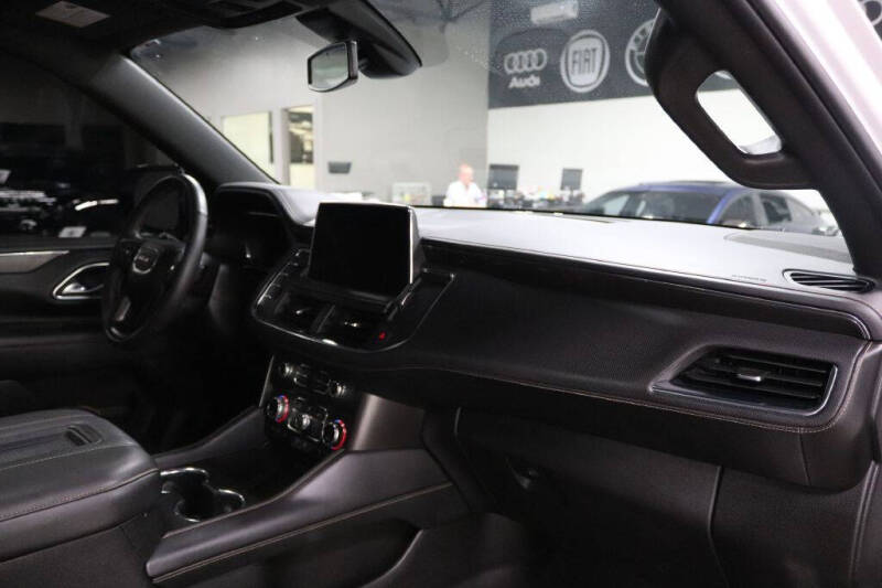 2022 GMC Yukon XL AT4