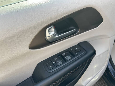 2017 Chrysler Pacifica Touring