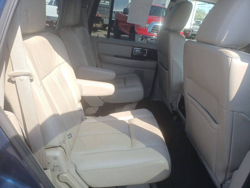 2017 Lincoln Navigator Select