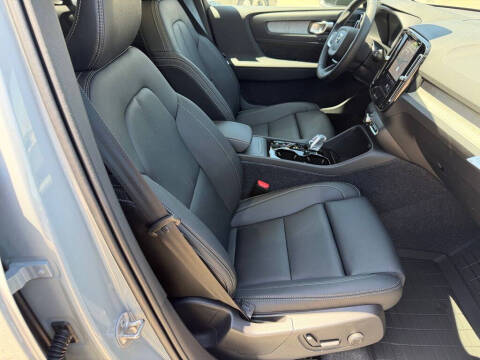 2026 Volvo XC40 B5 Plus