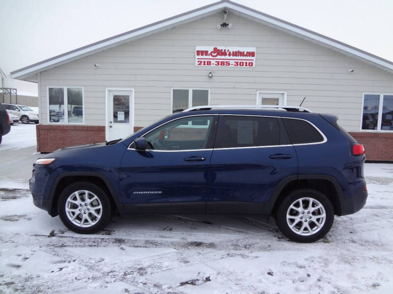 2018 Jeep Cherokee for sale at GIBB'S 10 SALES LLC in New York Mills MN