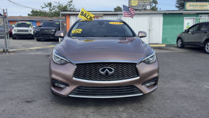 2018 Infiniti QX30 Premium