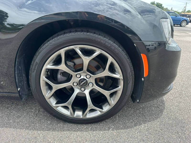 2018 Chrysler 300 S