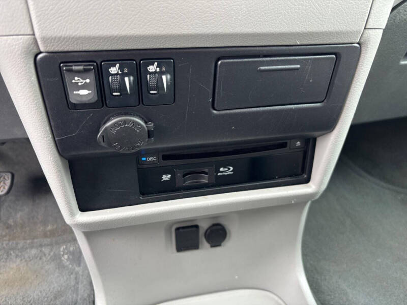 2016 Toyota Sienna XLE Premium 8-Passenger