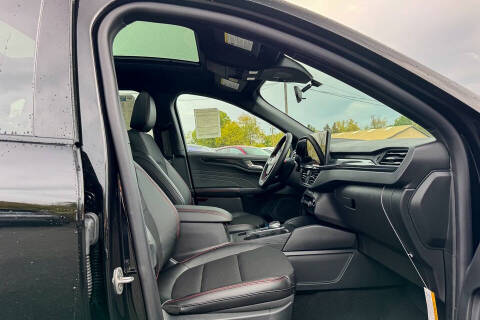 2025 Ford Escape ST-Line Select