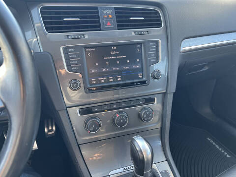 2017 Volkswagen Golf Alltrack TSI S 4Motion