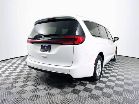 2023 Chrysler Pacifica Touring