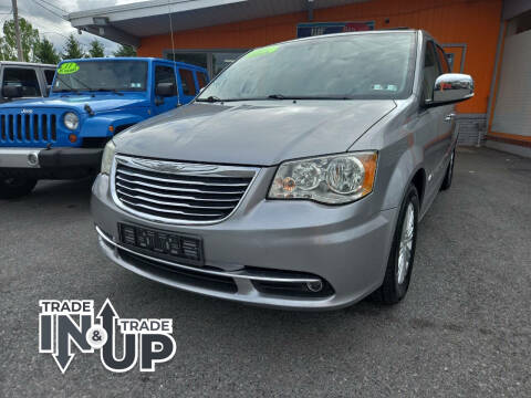 2013 Chrysler Town and Country Touring-L