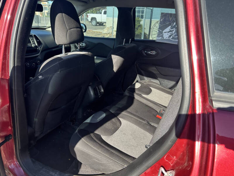 2017 Jeep Cherokee Sport