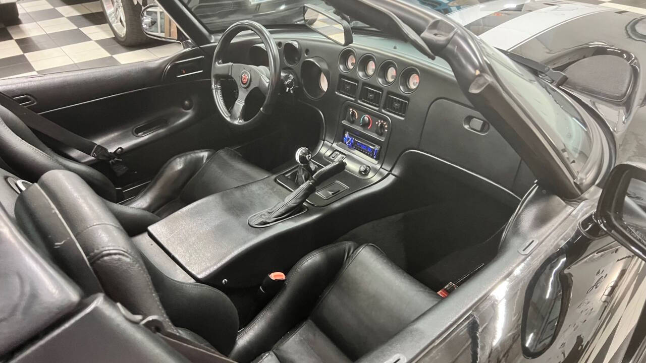 1996 Dodge Viper 44