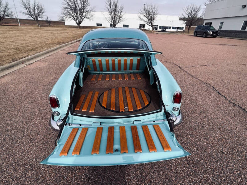 1952 Kaiser TRAVLER