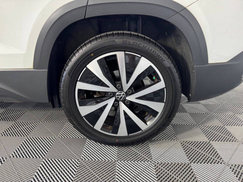 2023 Volkswagen Taos SE 4Motion