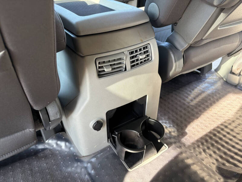 2004 Nissan Armada SE