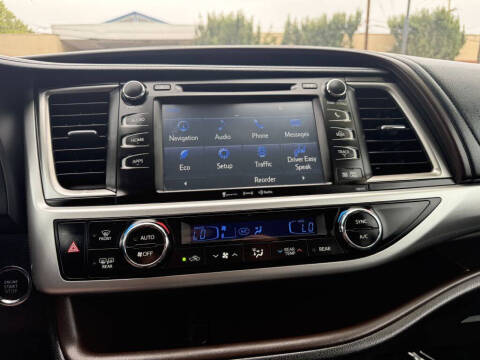 2017 Toyota Highlander SE