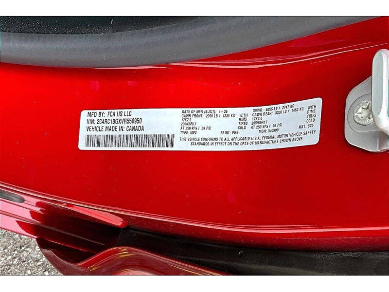 2027 Chrysler Pacifica Select