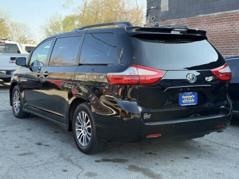2019 Toyota Sienna XLE 7-Passenger Auto Access Seat