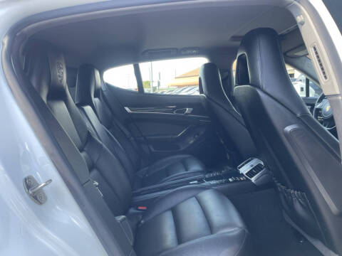 2016 Porsche Panamera