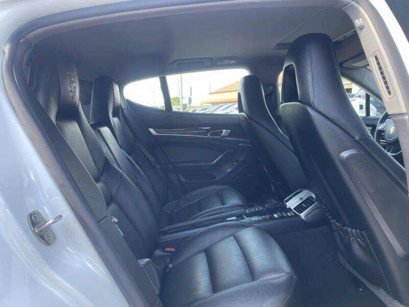 2016 Porsche Panamera