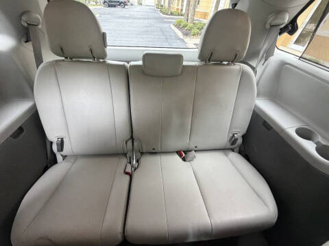 2012 Toyota Sienna XLE 8-Passenger