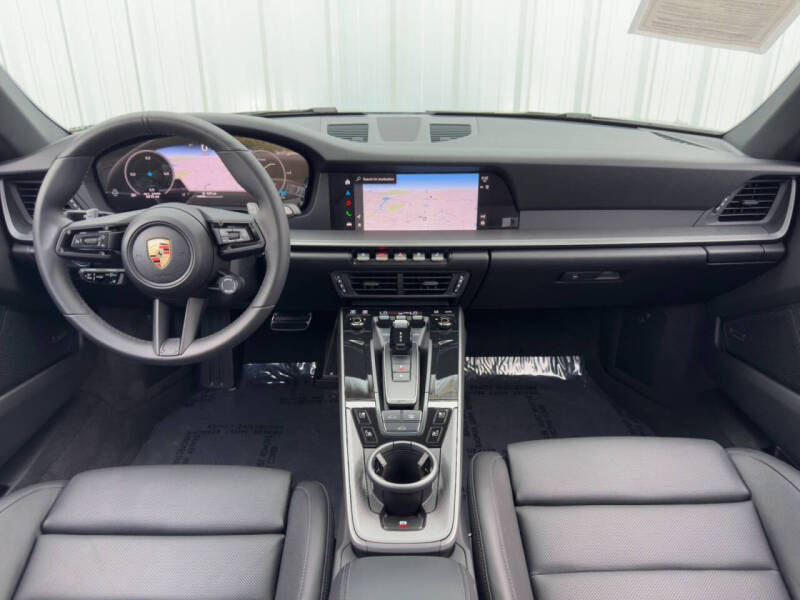 2025 Porsche 911 Carrera