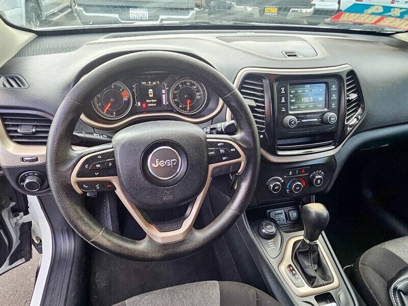 2016 Jeep Cherokee Sport