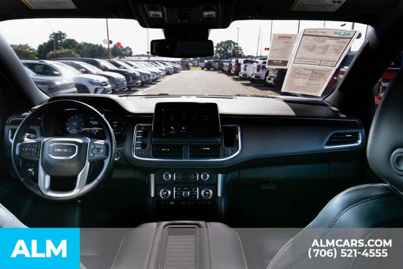 2023 GMC Yukon XL SLT