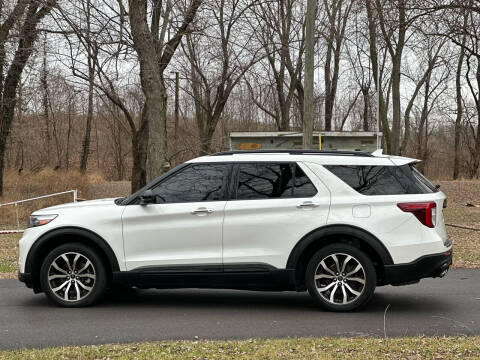 2020 Ford Explorer for sale at OVERDRIVE AUTO SALES, LLC. in Clarksville IN