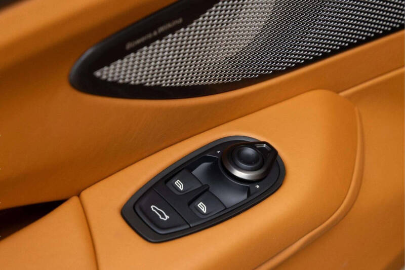 2026 Aston Martin Vantage Roadster