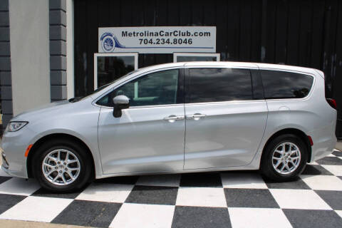 2023 Chrysler Pacifica Touring L