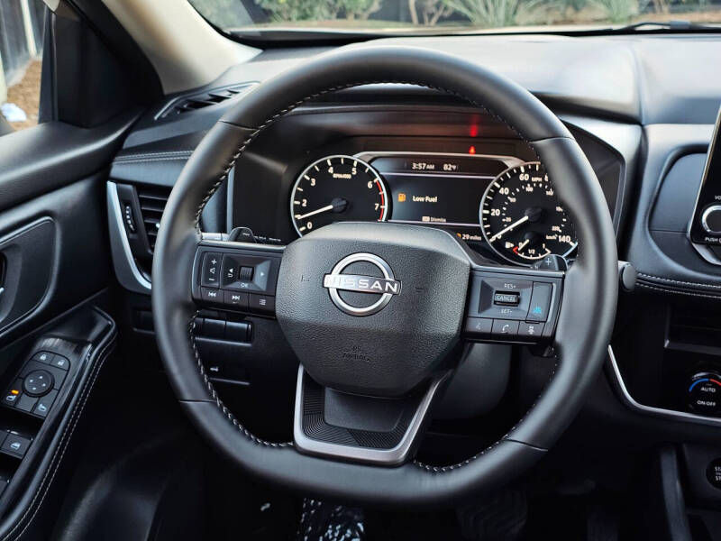 2025 Nissan Rogue SV