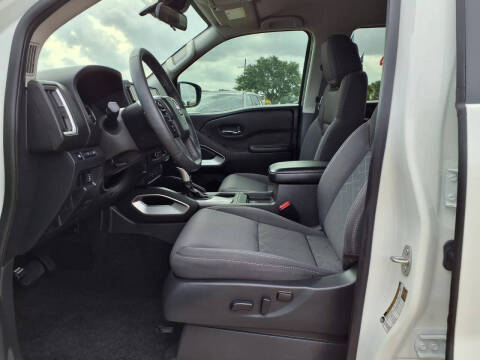 2025 Nissan Frontier SV