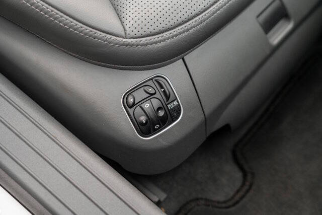 2003 Mercedes-Benz SL-Class 38