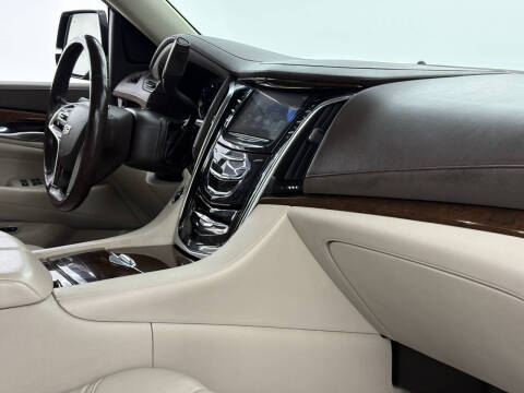 2017 Cadillac Escalade Luxury