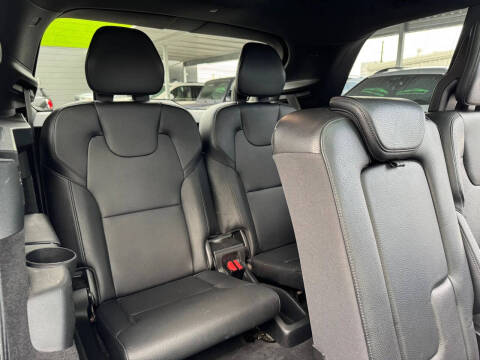 2018 Volvo XC90 T6 Momentum