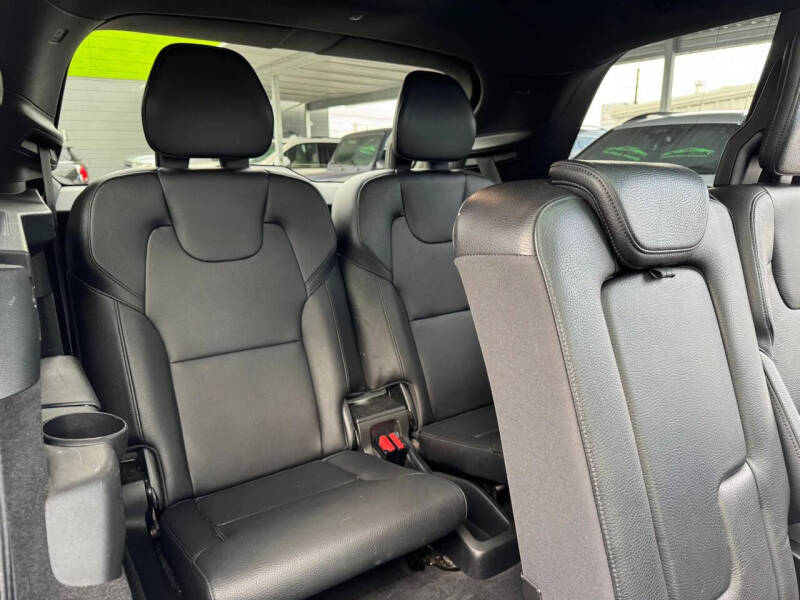 2018 Volvo XC90 T6 Momentum