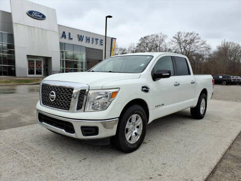 2017 Nissan Titan SV