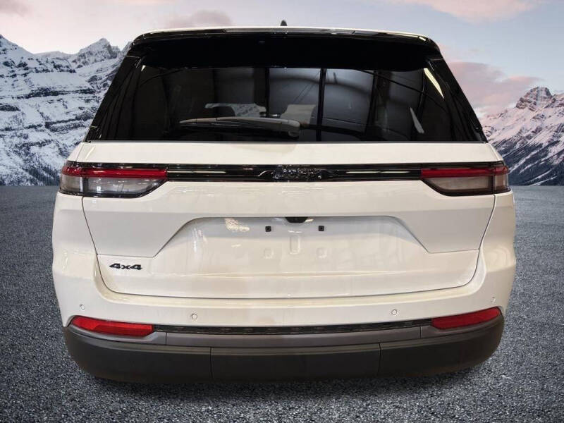 2026 Jeep Grand Cherokee Altitude