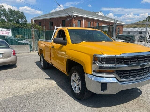 2016 Chevrolet Silverado 1500 LT photo 2