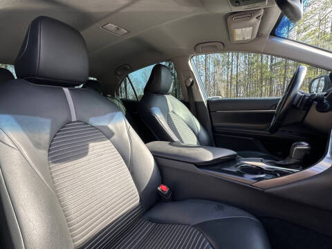 2020 Toyota Camry SE