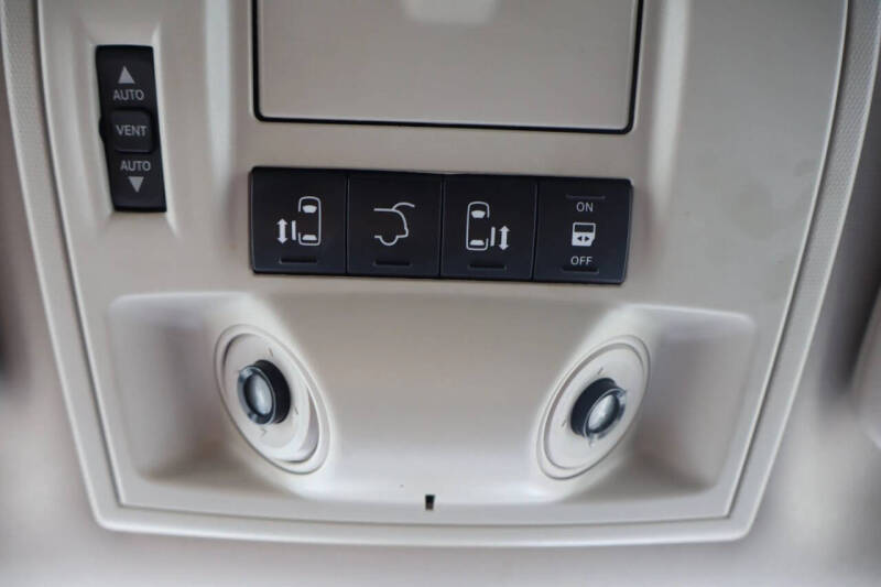 2012 Chrysler Town and Country Limited
