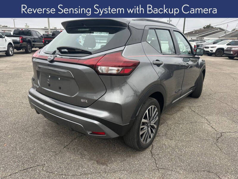 2024 Nissan Kicks SR