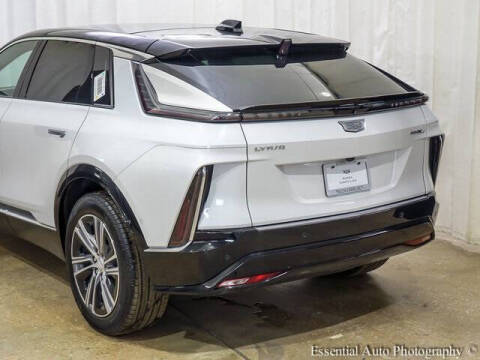 2025 Cadillac LYRIQ Luxury 2