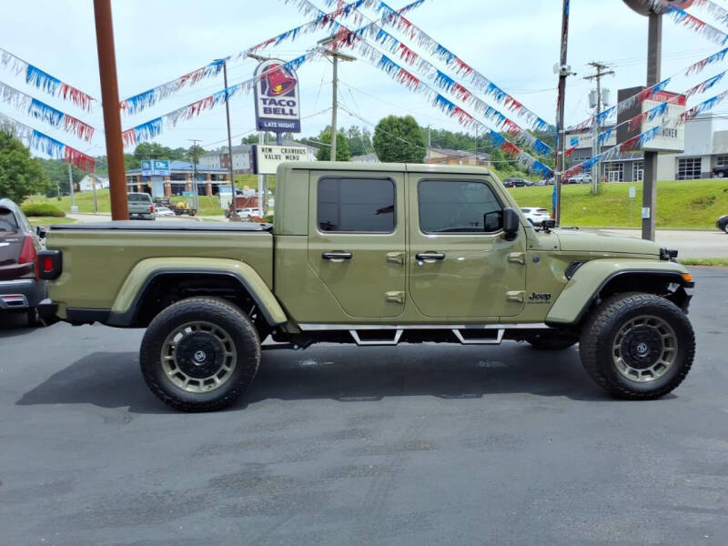 2025 Jeep Gladiator NightHawk