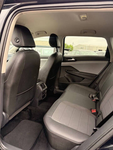 2023 Volkswagen Taos SE